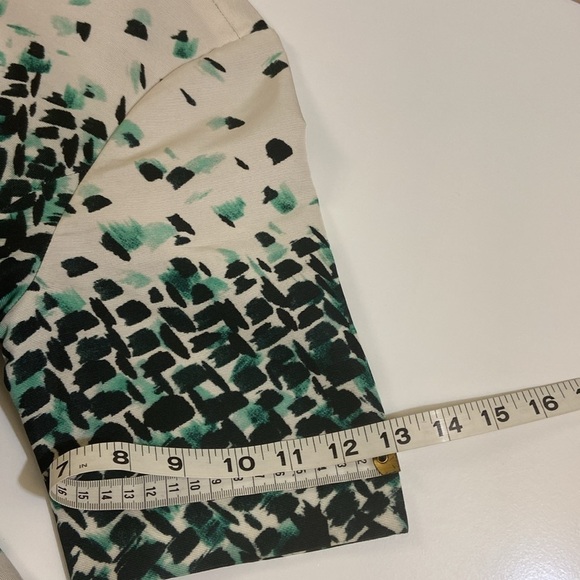 BROOKS BROTHER, GREEN,BLACK AND WHITE,FLORAL ABSTRACT PATTERNED DRESS.SI… - Picture 9 of 13